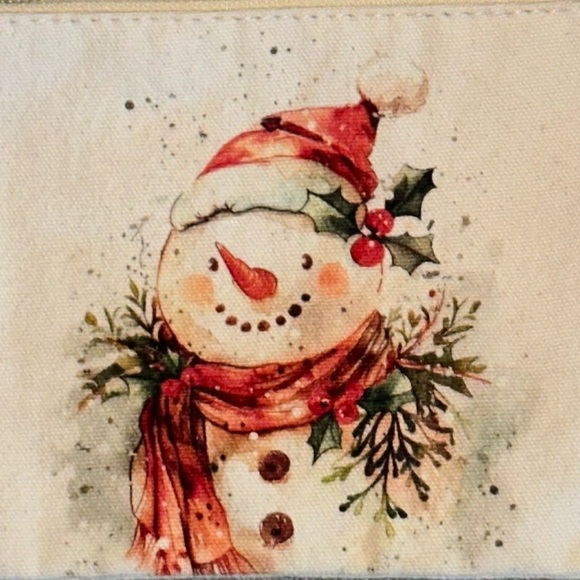 Brand New - Adorable Snowman Wristlet. Great present especially too yourself ☃️ - Picture 3 of 8